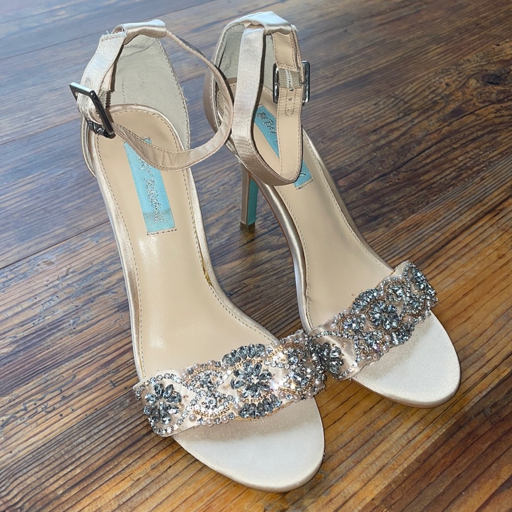 Blue by Betsey Johnson Gina Shoe